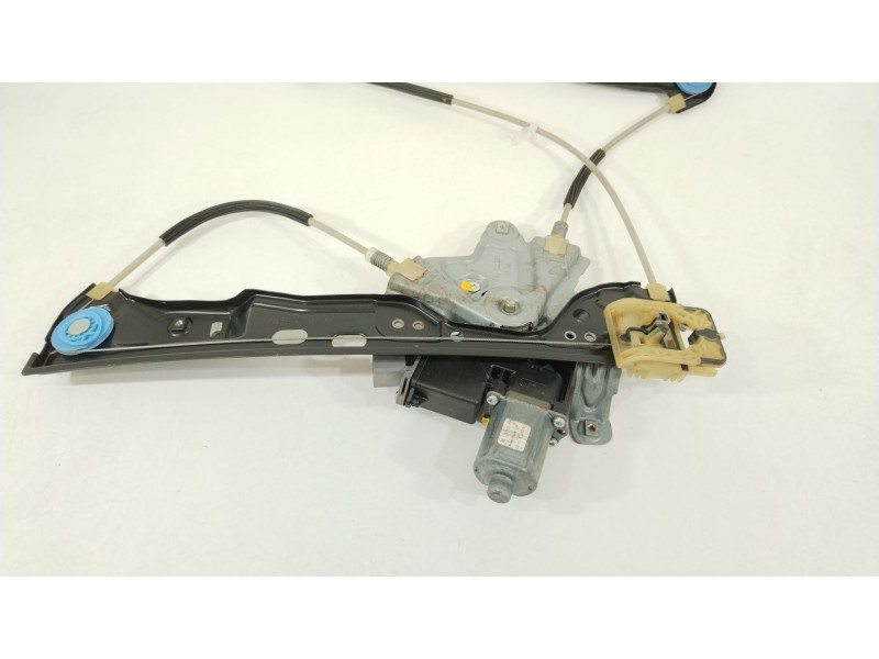Recambio de elevalunas delantero derecho para opel insignia a (g09) 2.0 cdti (68) referencia OEM IAM 13302452  