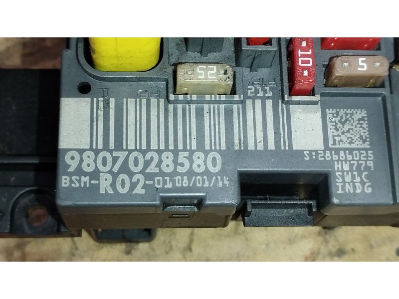 Recambio de caja reles / fusibles para peugeot 3008 i monospace (0u_) 1.6 vti referencia OEM IAM 9807028580  