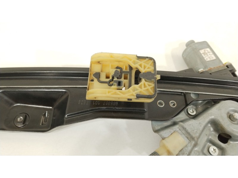 Recambio de elevalunas delantero izquierdo para opel insignia a (g09) 2.0 cdti (68) referencia OEM IAM 13302451  