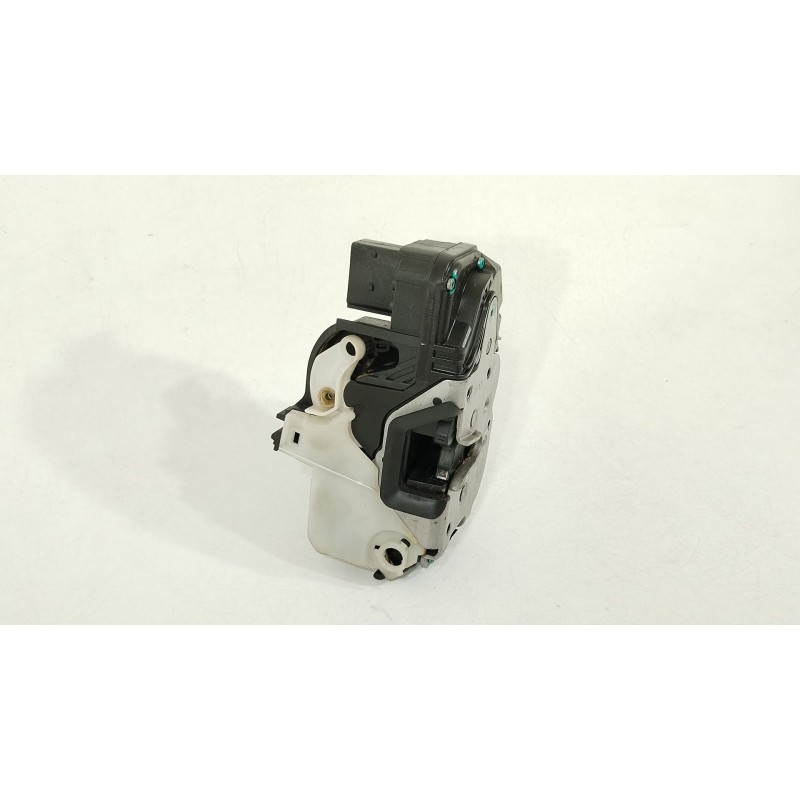 Recambio de cerradura puerta delantera derecha para opel insignia a (g09) 2.0 cdti (68) referencia OEM IAM 13503150  