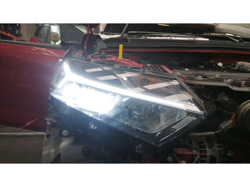 Recambio de faro derecho para dacia sandero iii 1.0 sce 65 referencia OEM IAM 260106343R  