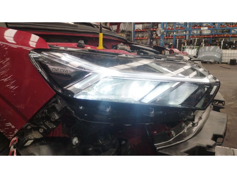 Recambio de faro derecho para dacia sandero iii 1.0 sce 65 referencia OEM IAM 260106343R  