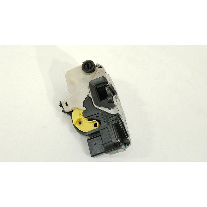 Recambio de cerradura puerta trasera izquierda para opel insignia a (g09) 2.0 cdti (68) referencia OEM IAM 13503177  
