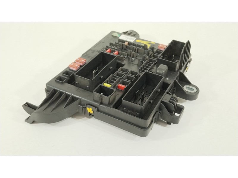 Recambio de caja reles / fusibles para opel insignia a (g09) 2.0 cdti (68) referencia OEM IAM 13277317  