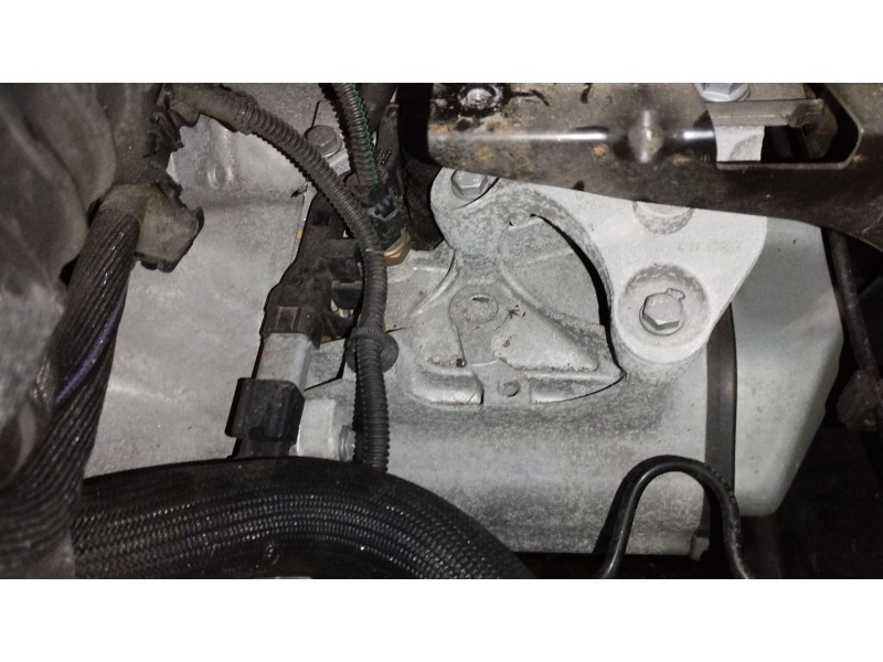 Recambio de caja cambios para citroën c3 iii (sx) 1.2 puretech 82 referencia OEM IAM 20A704  