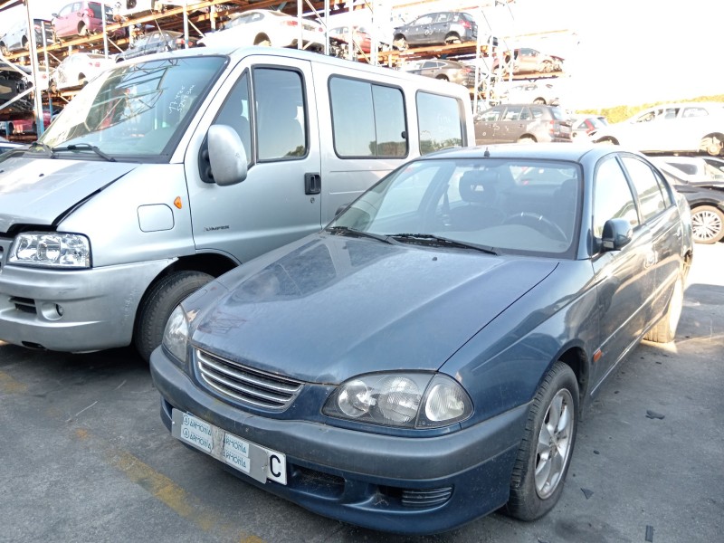 toyota avensis (_t22_) del año 1999