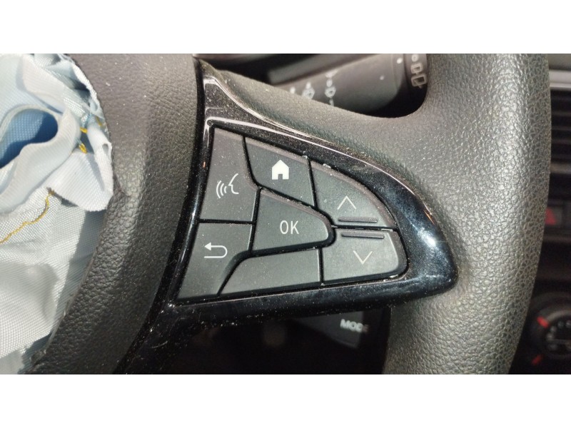 Recambio de volante para dacia sandero iii 1.0 sce 65 referencia OEM IAM 484007754R  