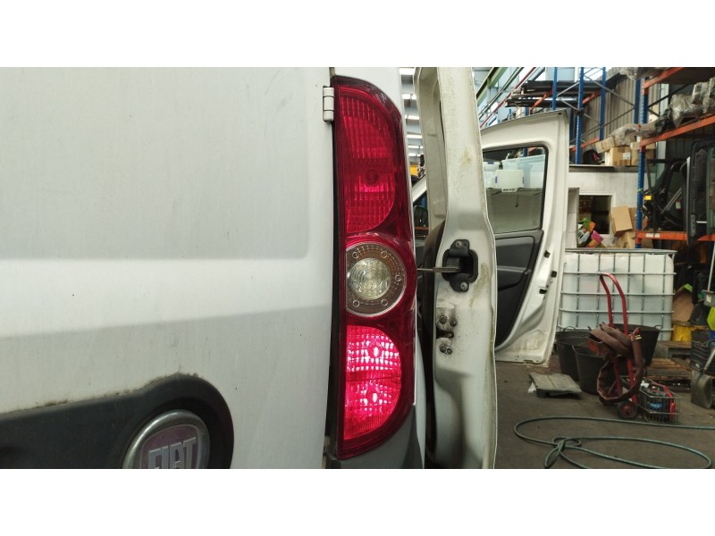 Recambio de piloto trasero derecho para fiat doblo cargo (263_) 1.6 d multijet referencia OEM IAM 51810673  
