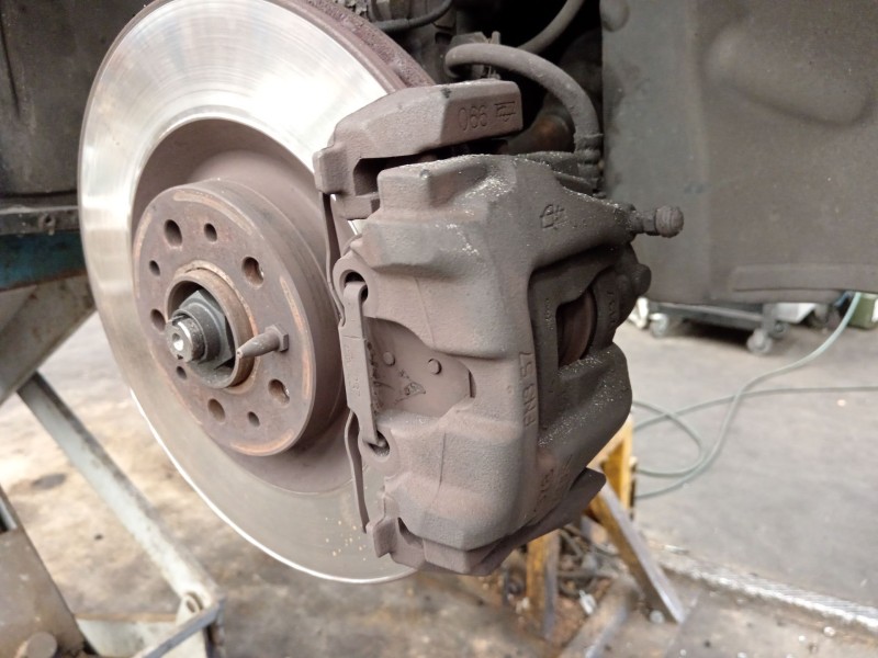 Recambio de pinza freno delantera derecha para fiat doblo cargo (263_) 1.6 d multijet referencia OEM IAM   