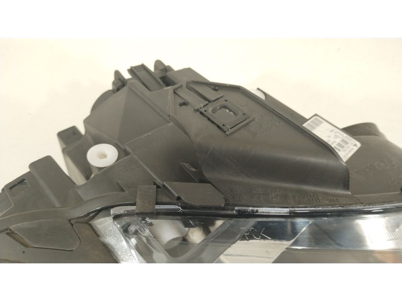 Recambio de faro derecho para audi a3 (8p1) 2.0 tdi referencia OEM IAM 8P0941004K 0301206202 