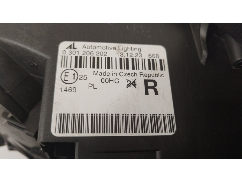 Recambio de faro derecho para audi a3 (8p1) 2.0 tdi referencia OEM IAM 8P0941004K 0301206202 