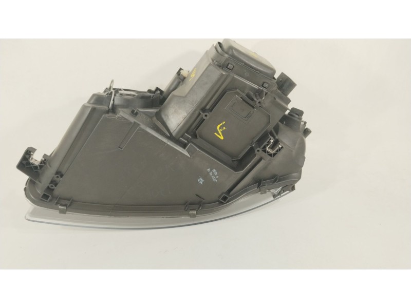Recambio de faro derecho para audi a3 (8p1) 2.0 tdi referencia OEM IAM 8P0941004K 0301206202 