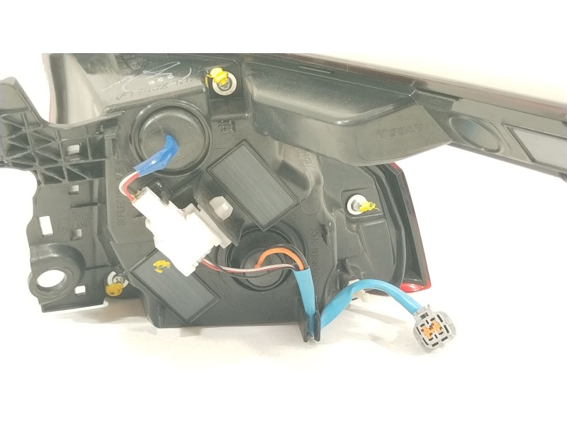 Recambio de piloto trasero izquierdo para nissan qashqai iii (j12) 1.3 dig-t referencia OEM IAM 265556UA0A  