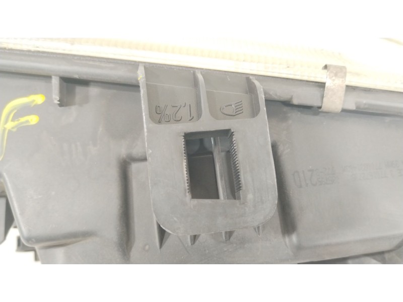 Recambio de faro derecho para renault megane scénic (ja0/1_) 1.9 dti (ja0n) referencia OEM IAM 7701040683  