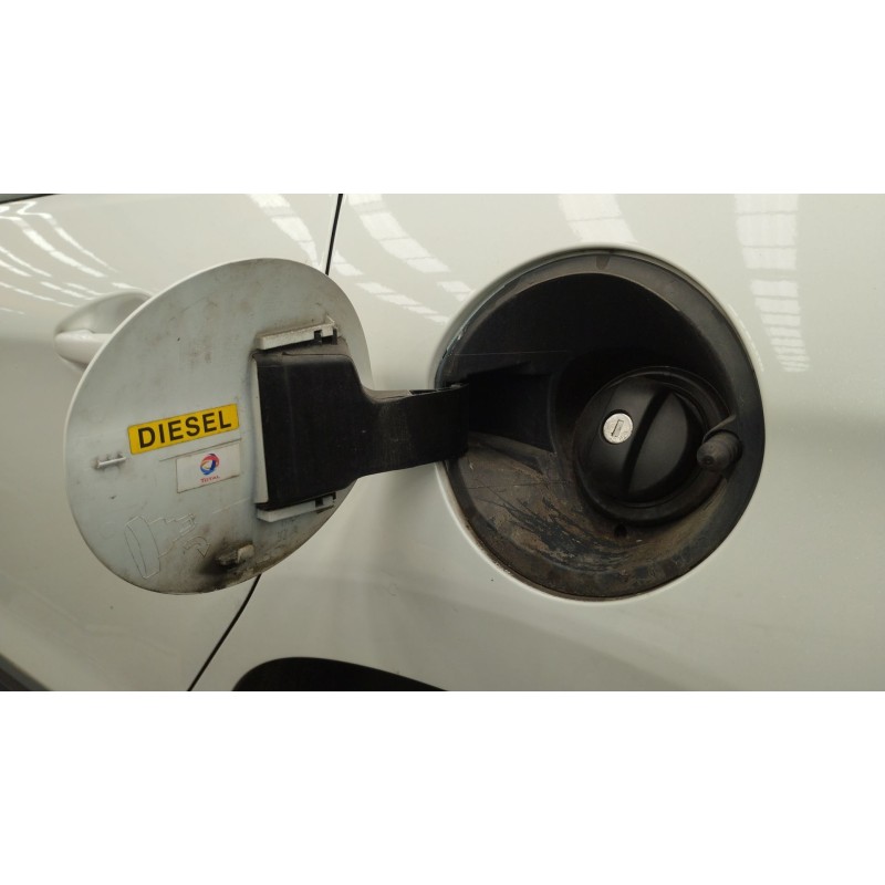 Recambio de tapa exterior combustible para peugeot 2008 i (cu_) 1.6 bluehdi 100 referencia OEM IAM 9677638680  