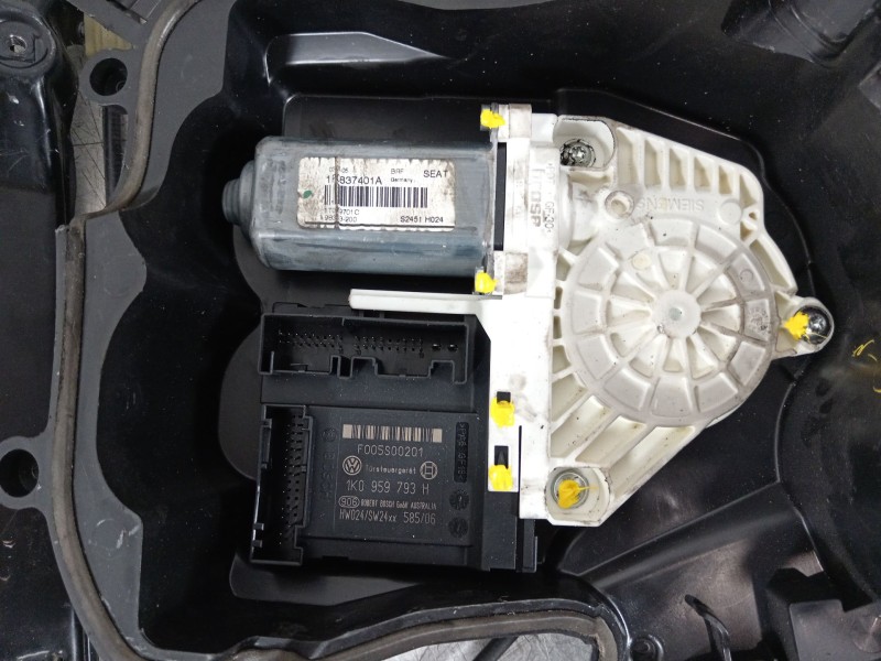 Recambio de elevalunas delantero izquierdo para seat leon (1p1) 2.0 tdi 16v referencia OEM IAM 1P0867435 1P0837401A 1K0959793H