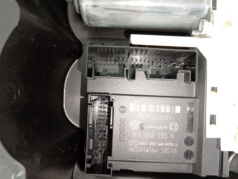 Recambio de elevalunas delantero izquierdo para seat leon (1p1) 2.0 tdi 16v referencia OEM IAM 1P0867435 1P0837401A 1K0959793H
