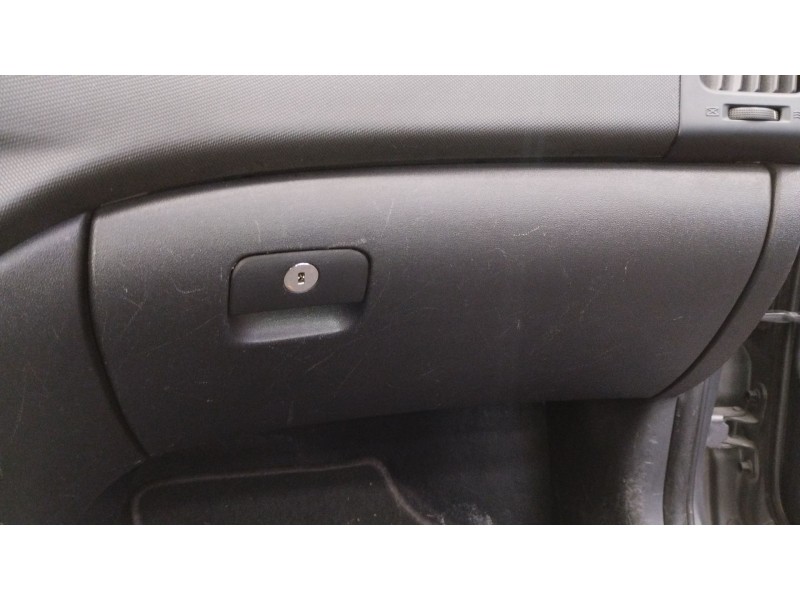 Recambio de guantera para hyundai i30 station wagon (fd) 1.6 crdi referencia OEM IAM   