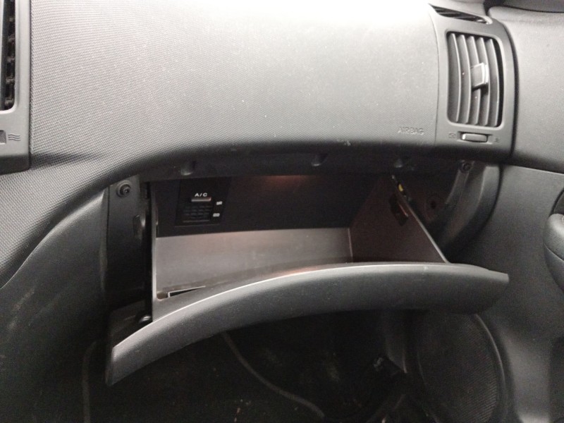 Recambio de guantera para hyundai i30 (fd) 1.6 referencia OEM IAM 845402R000WK  