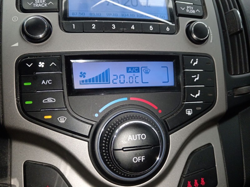Recambio de mando climatizador para hyundai i30 (fd) 1.4 referencia OEM IAM   