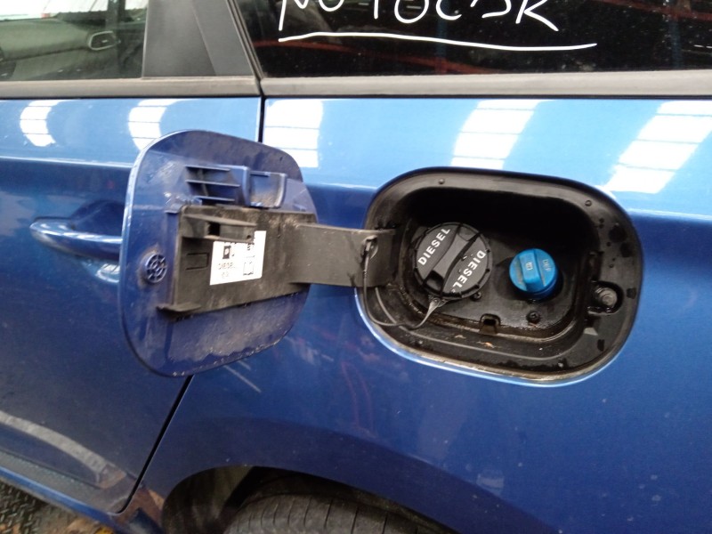 Recambio de tapa exterior combustible para hyundai i30 (pde, pd, pden) 1.6 crdi referencia OEM IAM   