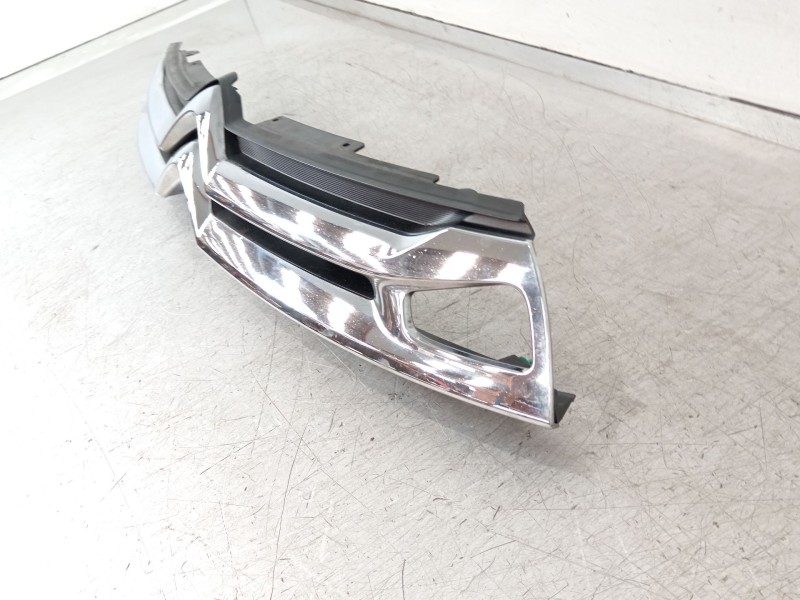Recambio de rejilla delantera para citroën c4 aircross 1.6 hdi 115 referencia OEM IAM 1608546780 7450A811 