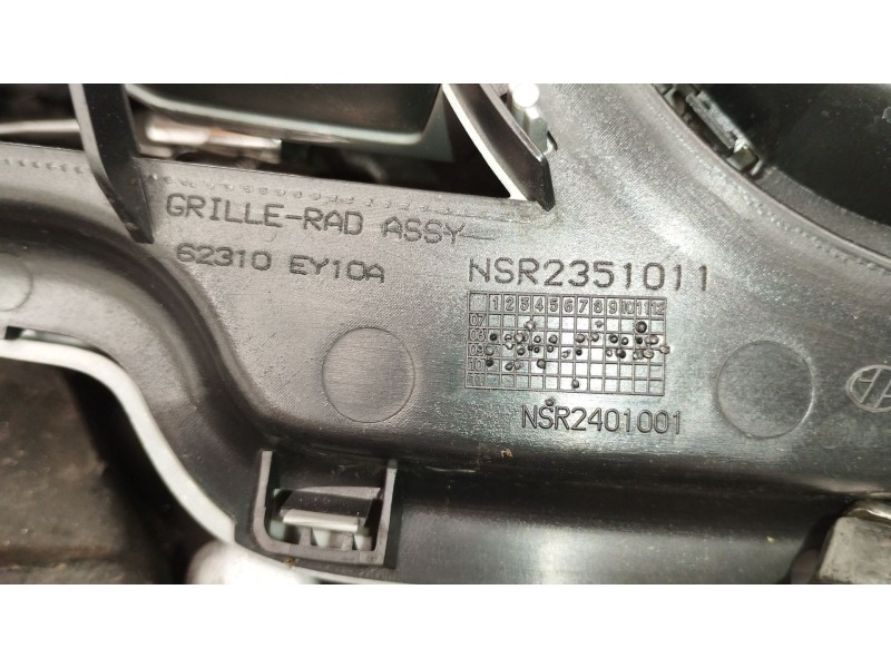 Recambio de rejilla delantera para nissan qashqai i (j10, nj10) 2.0 referencia OEM IAM 62310EY10A 62313EY10A NSR2351011