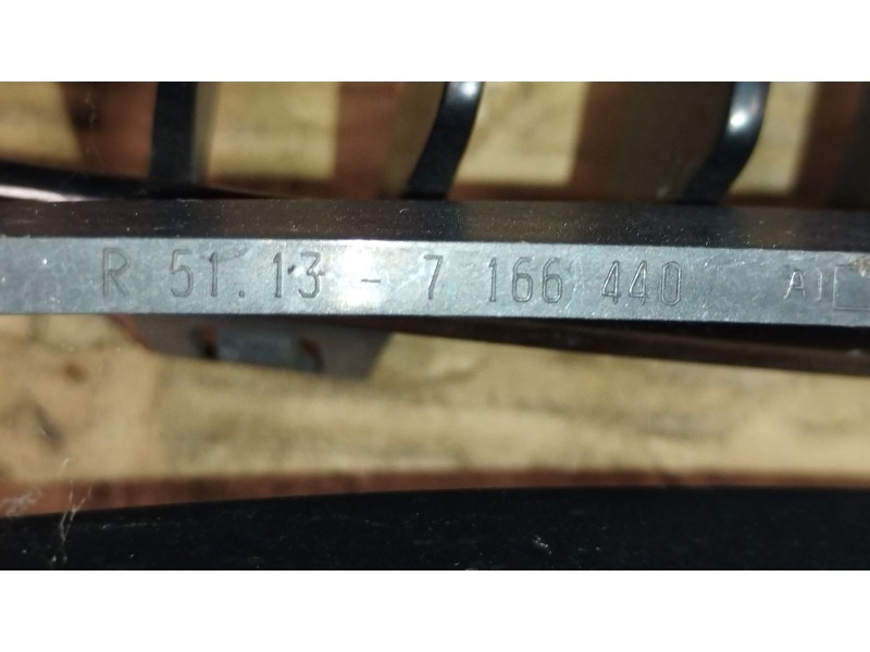 Recambio de rejilla delantera para bmw 1 coupé (e82) 120 d referencia OEM IAM 51137179655 51137166440 