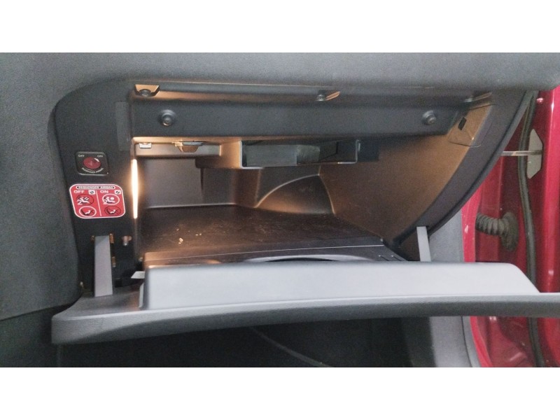 Recambio de guantera para citroën c4 ii (nc_) 1.6 hdi 110 referencia OEM IAM 8247S6  