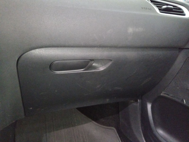 Recambio de guantera para citroën c4 ii (nc_) 1.6 hdi 110 referencia OEM IAM   