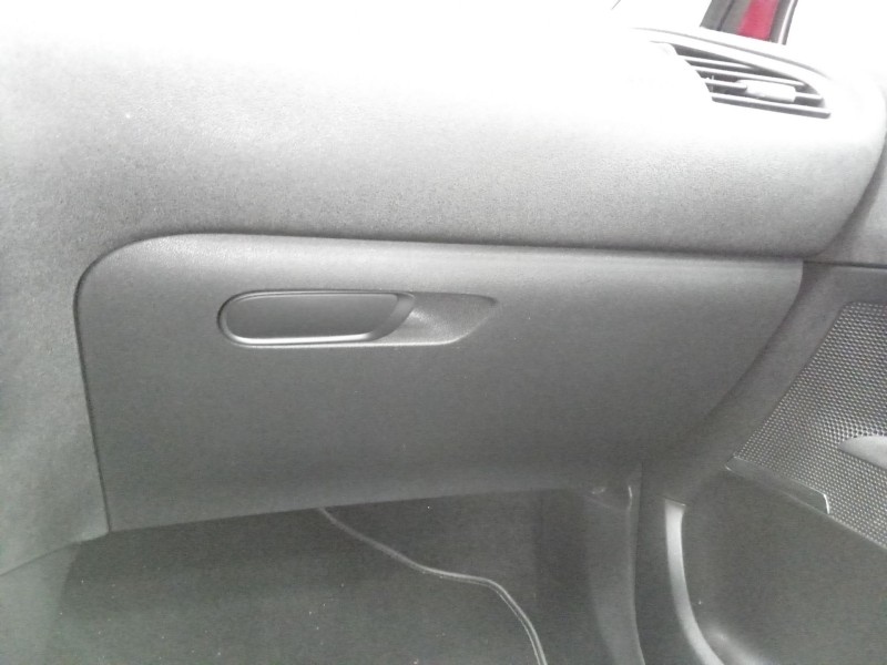 Recambio de guantera para citroën c4 ii (nc_) 1.6 hdi 115 referencia OEM IAM   