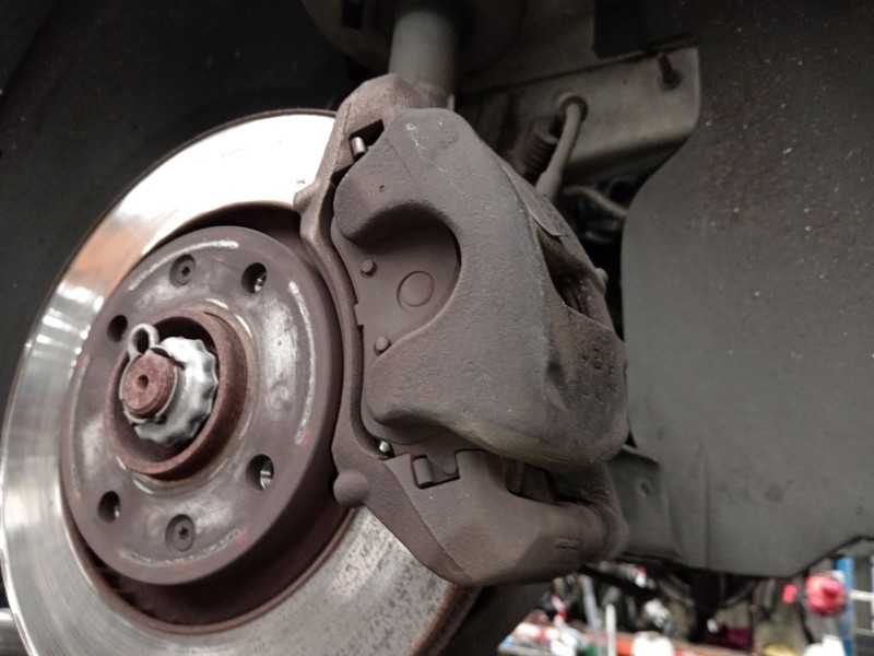Recambio de pinza freno delantera derecha para citroën c4 ii (nc_) 1.4 vti 95 referencia OEM IAM   