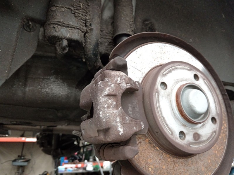 Recambio de pinza freno trasera derecha para citroën c4 ii (nc_) 1.4 vti 95 referencia OEM IAM   