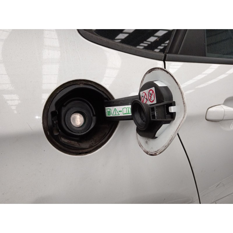 Recambio de tapa exterior combustible para citroën c4 ii (nc_) 1.2 thp 110 referencia OEM IAM   