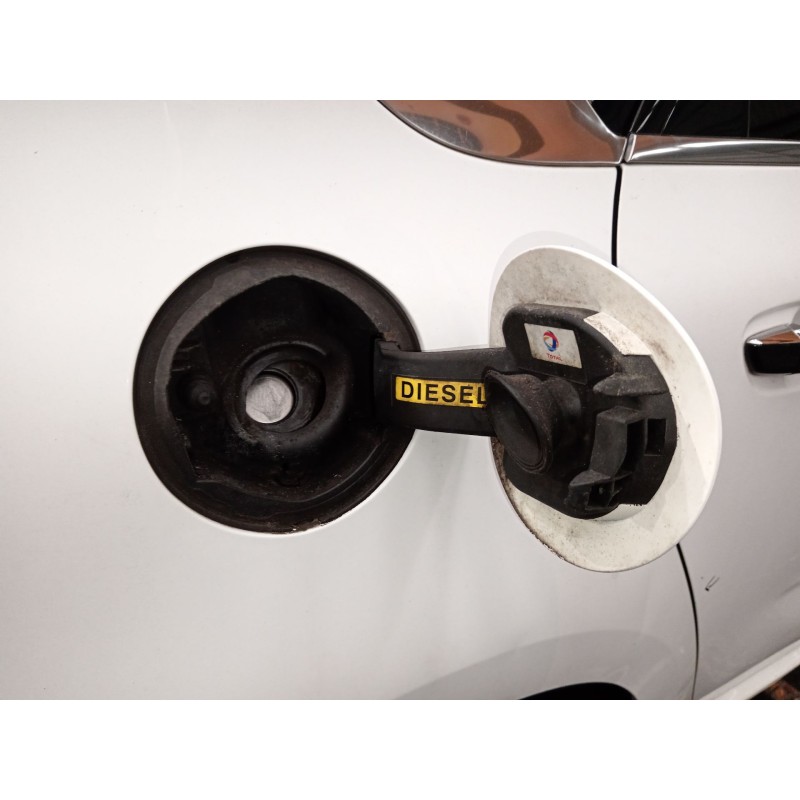 Recambio de tapa exterior combustible para citroën c4 picasso ii 2.0 bluehdi 150 referencia OEM IAM   