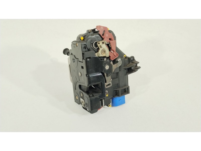 Recambio de cerradura puerta delantera izquierda para audi a3 (8p1) 1.9 tdi referencia OEM IAM 4E1837015  