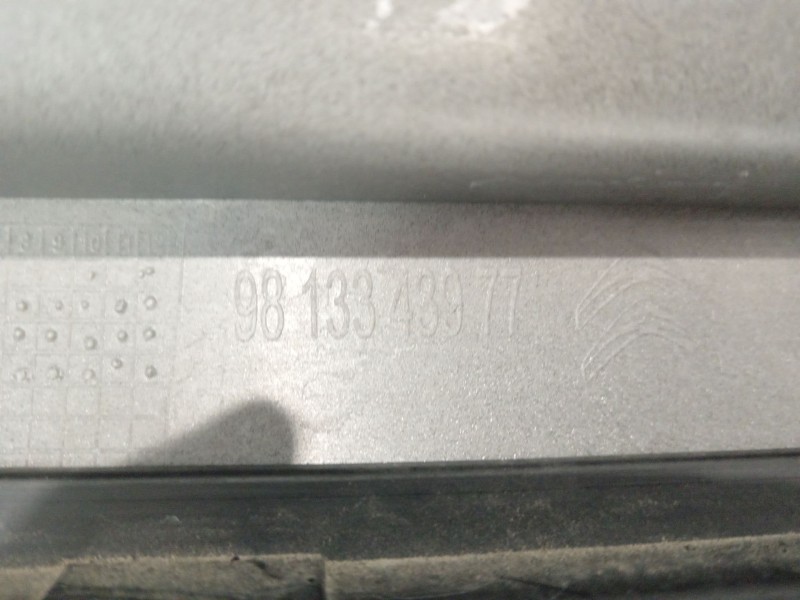 Recambio de paragolpes trasero para citroën c3 iii (sx) 1.2 puretech 82 referencia OEM IAM 9813343977  