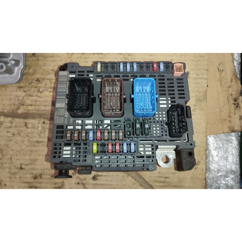 Recambio de caja reles / fusibles para citroën c4 ii (nc_) 1.6 vti 120 referencia OEM IAM 9677987180  