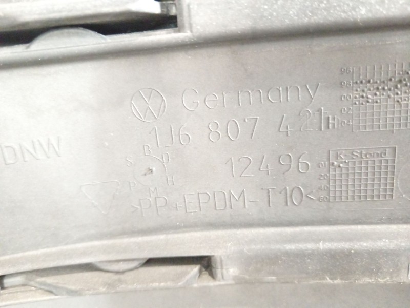 Recambio de paragolpes trasero para volkswagen golf iv (1j1) 1.9 tdi referencia OEM IAM 1J6807421  