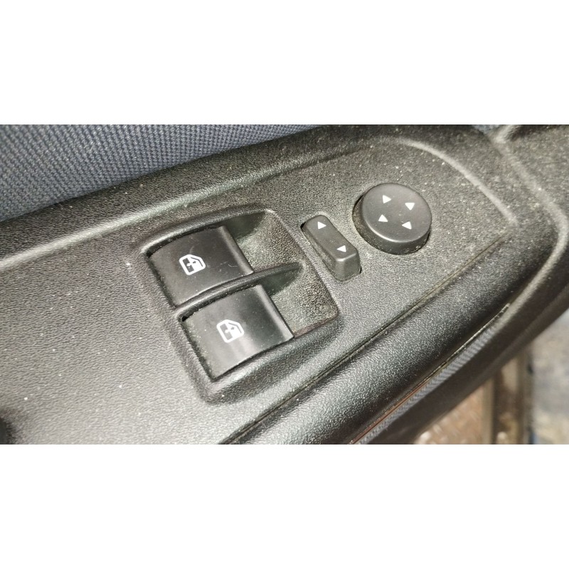 Recambio de mando elevalunas delantero izquierdo para fiat bravo ii (198_) 1.9 d multijet (198axb1a) referencia OEM IAM   
