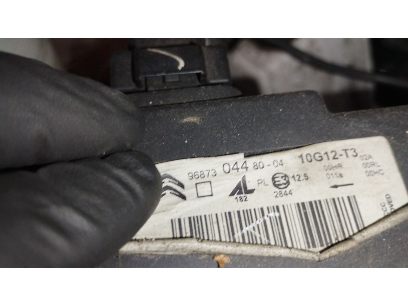 Recambio de faro derecho para citroën c4 ii (nc_) 1.6 vti 120 referencia OEM IAM 9687304480  