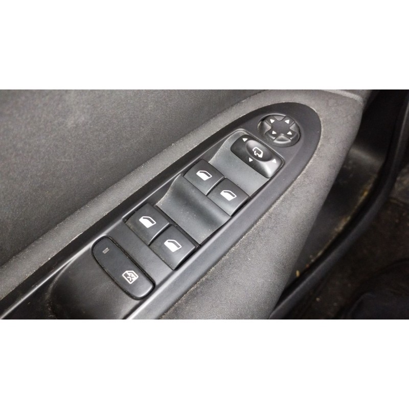 Recambio de mando elevalunas delantero izquierdo para citroën c4 ii (nc_) 1.2 thp 130 referencia OEM IAM   