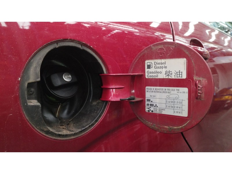 Recambio de tapa exterior combustible para seat toledo iii (5p2) 1.9 tdi referencia OEM IAM   