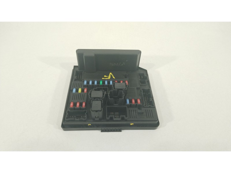Recambio de caja reles / fusibles para nissan qashqai i (j10, nj10) 2.0 referencia OEM IAM 284B7JD00B  