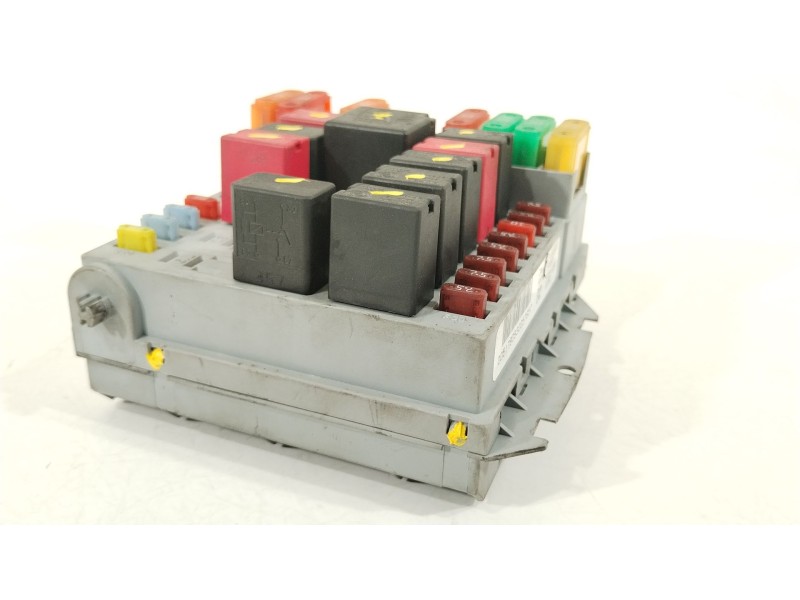 Recambio de caja reles / fusibles para fiat bravo ii (198_) 1.4 t-jet (198axg1b) referencia OEM IAM 51790930  