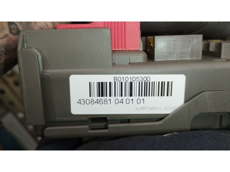 Recambio de caja reles / fusibles para bmw x5 (e70) xdrive 30 d referencia OEM IAM 693168704  