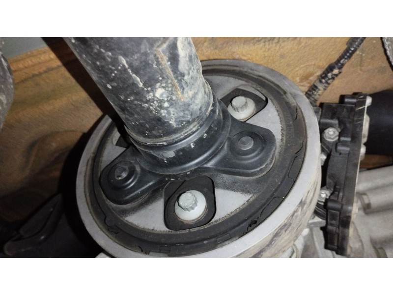 Recambio de transmision central para audi q3 (f3b) 40 tdi quattro referencia OEM IAM 5QF521101P  