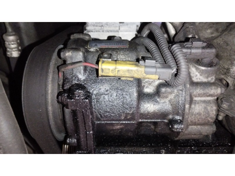 Recambio de compresor aire acondicionado para peugeot 5008 (0u_, 0e_) 1.6 hdi referencia OEM IAM 9825868180  