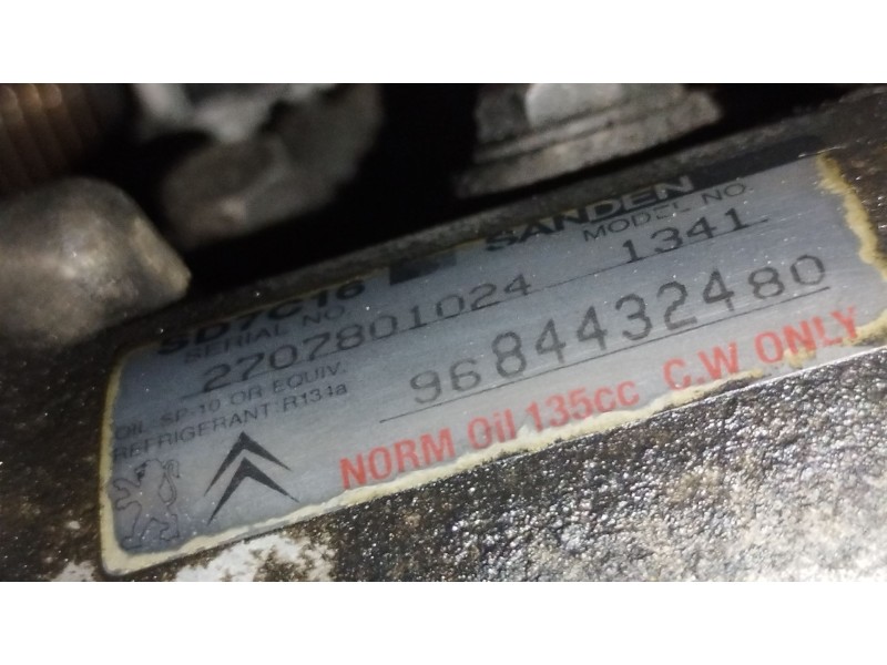 Recambio de compresor aire acondicionado para peugeot 5008 (0u_, 0e_) 1.6 hdi referencia OEM IAM 9825868180  