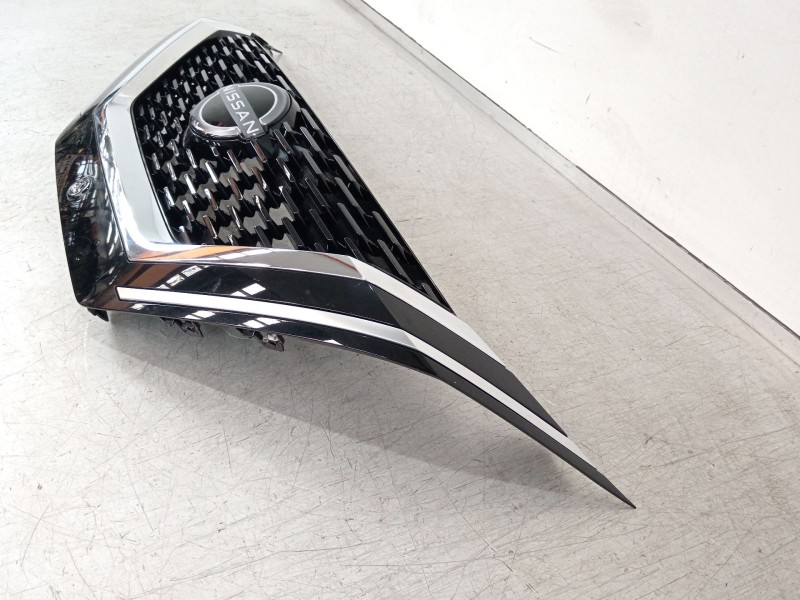 Recambio de rejilla delantera para nissan qashqai iii (j12) 1.3 dig-t referencia OEM IAM 623106UAA 623106UA0A 